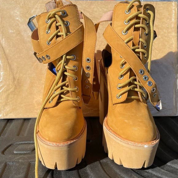 Jefffey Campbell Abner platform boot 5.5 - Picture 3 of 4